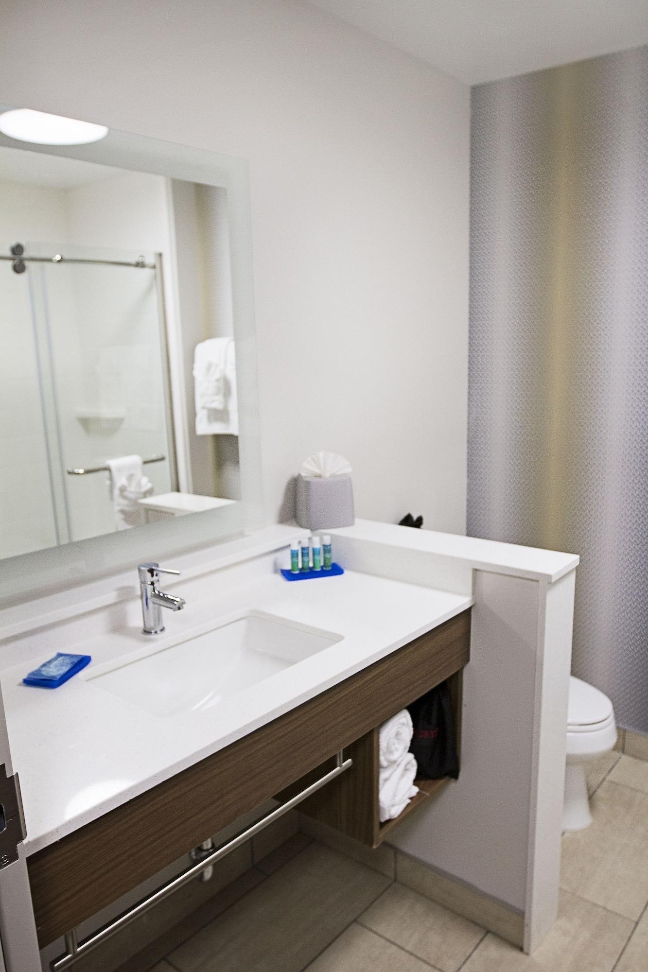 Holiday Inn Express & Suites Greenwood Mall By Ihg Extérieur photo