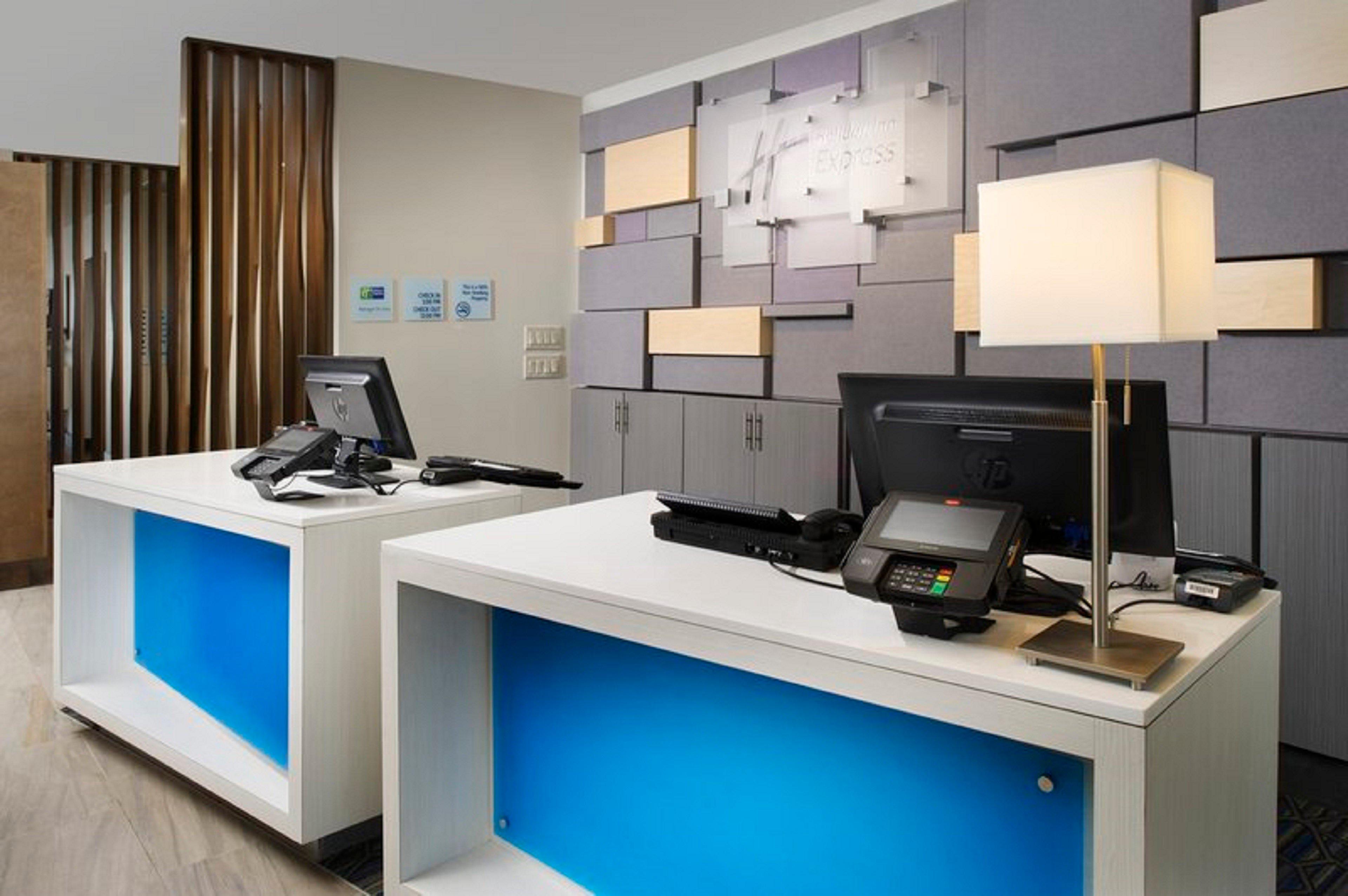 Holiday Inn Express & Suites Greenwood Mall By Ihg Extérieur photo