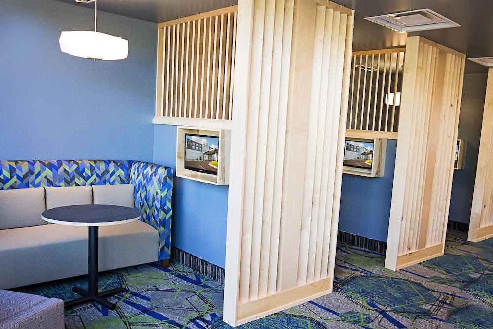 Holiday Inn Express & Suites Greenwood Mall By Ihg Extérieur photo