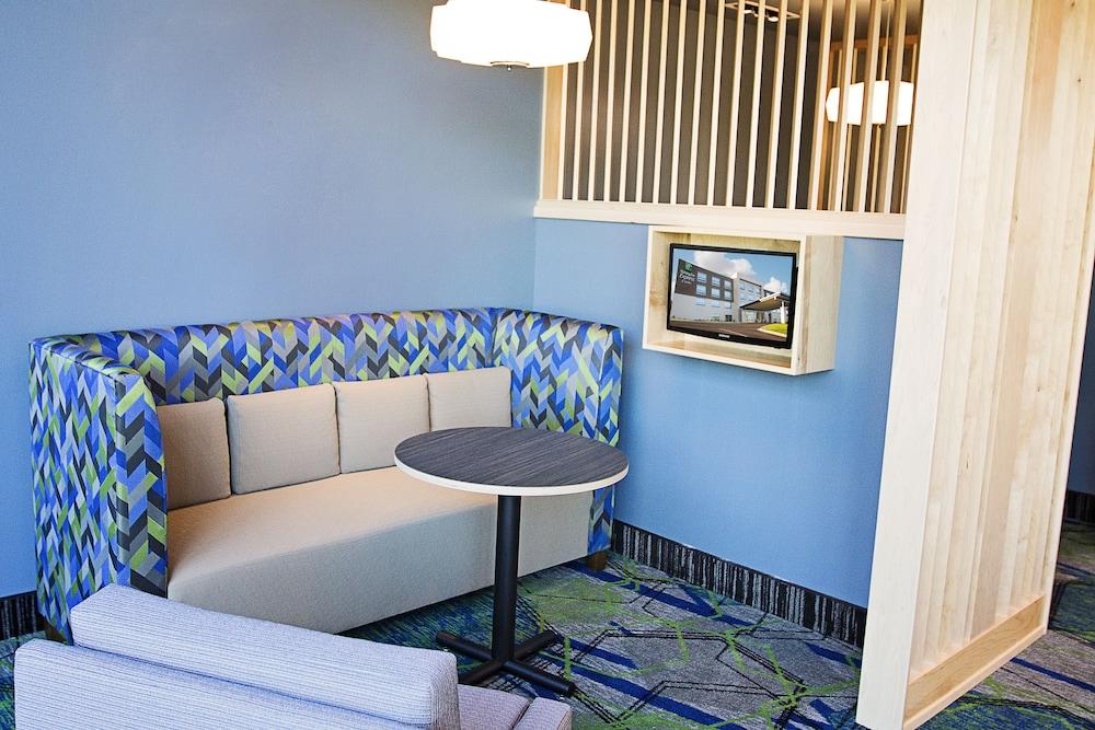 Holiday Inn Express & Suites Greenwood Mall By Ihg Extérieur photo